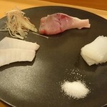 鮨 いとう - 真名鰹、神経〆生鯖、赤やりいか。