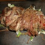 ダイナミックキッチン＆バー 燦 - ◆国産牛ステーキの溶岩焼き＠１，８００円