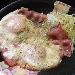 フリーダム ロード - H.27.10.31.夜 ベーコンエッグ(コショウ増し) 380円