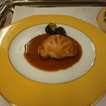 アピシウス - H27.10　フォアグラと茸のパイ包み焼き