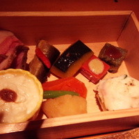 石塀小路豆ちゃ 京都 - おばんざい箱。前よりボリュームダウン？？