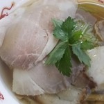 飯田商店 - トッピングのチャーシュー３種類。