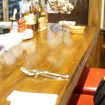 クレモンティーヌ・ビス - カウンター