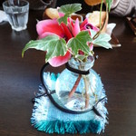 Kafe Renou - テーブルの花