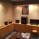 みかわ 是山居 - 3Fの待合室（美術品展示サロンになってる）