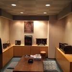 みかわ 是山居 - 3Fの待合室（美術品展示サロンになってる）