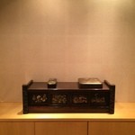 みかわ 是山居 - 3Fの待合室（美術品展示サロンになってる）