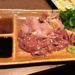 揚鶏屋　伊予 - たたき・刺身盛り合わせ５９０円