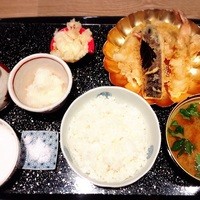 一心 金子 - 天ぷらめし 1100円
                海老二本・魚・かき揚・かぼちゃ・茄子・青味・玉子・のり・みそ汁