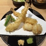 天ぷら 嵐 - 嵐スペシャル1600円。大海老、ししとう、帆立、ズワイガニ、いか、舞茸、トマトです。