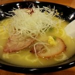 白湯湯+大盛り￥130