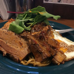 豚のらーめん 弐番手 - 2015年10月
      ８周年記念限定麺
      トマト角煮まぜそば