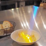 イタリアンバル UOKIN - サービス☆でラクレット＆パン
