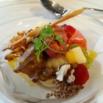 メリメランジュ - パンナコッタ、赤桃ソルベとチョコレートアイスクリーム、ミネラルゼリーのパルフェ。