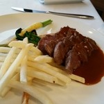 メリメランジュ - 娘用のオリジナル ビーフグリエランチ。