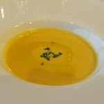 アミューズ ブッシュ　かぼちゃのポタージュ。