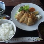 一休 - ハゼフライ定食(千円)