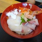 とり雅 - 昼の定食シリーズ●海鮮丼６００円