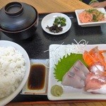 とり雅 - 昼の定食シリーズ●刺身定食６００円