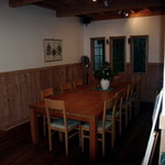 パインズ ランチョネット - 室内の大きなテーブル