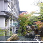 ザ・ロビーラウンジ - 2015年11月　紅葉が、色づき始めていました。