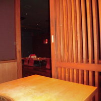 雪月花 大野店 - 店内は薄暗く個室あり、