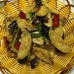 Stir-fried fried eggplant with garlic and Japanese pepper