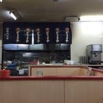 Ramen Darumaya - 小上がり席、テーブル席、カウンター席ございます広い店内。