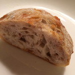 ブーランジェリーレカン - クルミとチーズのリュスティック　断面