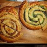 Du Pain et des Idées - ESCARGOT CHOCOLAT PISTACHE&AUX PRALINES