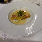 ザ・フジヤ - 富士屋ホテル「富士屋浪漫」イトヨリ鯛のソテーにポロ葱のプレゼ　トリュフ風味