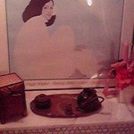 石頭楼 本店 - 広いトイレの中の絵です。(^_^.)