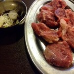 ホルモン青木 - □こめかみ(にんにく醤油)　500円(内税)□　にんにく醤油が最高!!