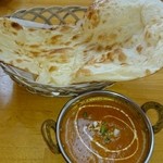 ビシュヌデビ - チキンカレーとプレーンナン