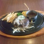 ロイヤルホスト - 黒×黒ハンバーグ（ガーリッククリームソース）1,166円