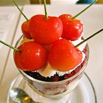 フルーツパーラーフクナガ - チェリーパフェ（佐藤錦＆アメリカンチェリー）