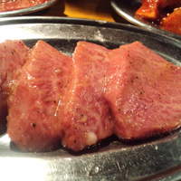 焼肉ホルモン 稲田 - 和牛特上カルビ
