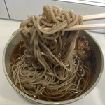 峠の釜めし おぎのや - 注文後に冷凍麺を茹でるので約５分ほど待ちます