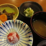 一ぜんめし 揚羽屋 - しめじの筑前煮、アメーラトマト･･･