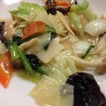 燕慶園 - キノコと十種野菜の炒め物