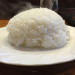 焼肉&グリル　貴坂 - 2015.11.3　飯から湯気が。
            これ合成じゃないよ。
            いつも熱々のご飯を出してくれる◎