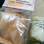 カフェ 呂久呂 - シフォンケーキとレアチーズケーキ