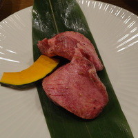 神戸牛 日本橋イタダキ - 厚切りタン1500円