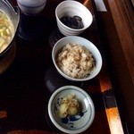 ほうとう処　慶千庵 - 季節のご飯はまいたけご飯