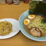 横浜ラーメン　味王 - セット（ラーメン＋半チャーハン）＋中盛