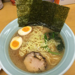 横浜ラーメン　味王 - とんこつ味ラーメン＋中盛