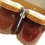 プティグーテ - イチジク(左)とプラム(右)のジャム