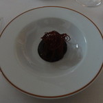 L'Arpége - 赤カブ、チョコレートソース