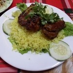 Restaurant Dung - Com ga roty（コム・ガ・ロティ）｡フライドライスにローストチキンです｡米はもちろん長粒米に､チキンがとっても美味しい｡辛いサラダ（パパイヤ）とスープが付います｡