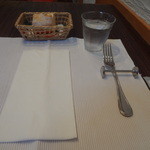 ラパン・アジル - テーブルセッティング